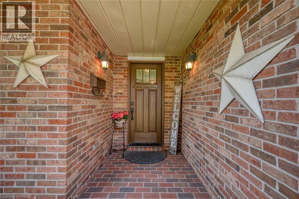 8 Cheval Drive, Grimsby, Ontario  L3M 4P9 - Photo 3 - 40838421