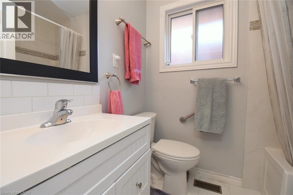 185 Rosslyn Avenue N, Hamilton, Ontario  L8L 7P8 - Photo 17 - 40837513