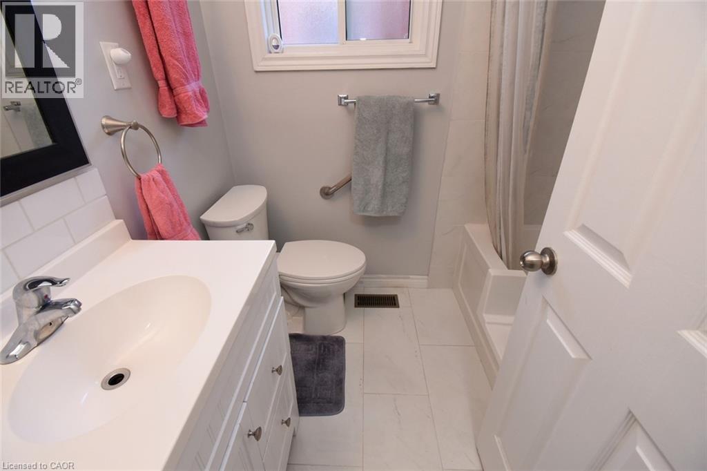 185 Rosslyn Avenue N, Hamilton, Ontario  L8L 7P8 - Photo 18 - 40837513