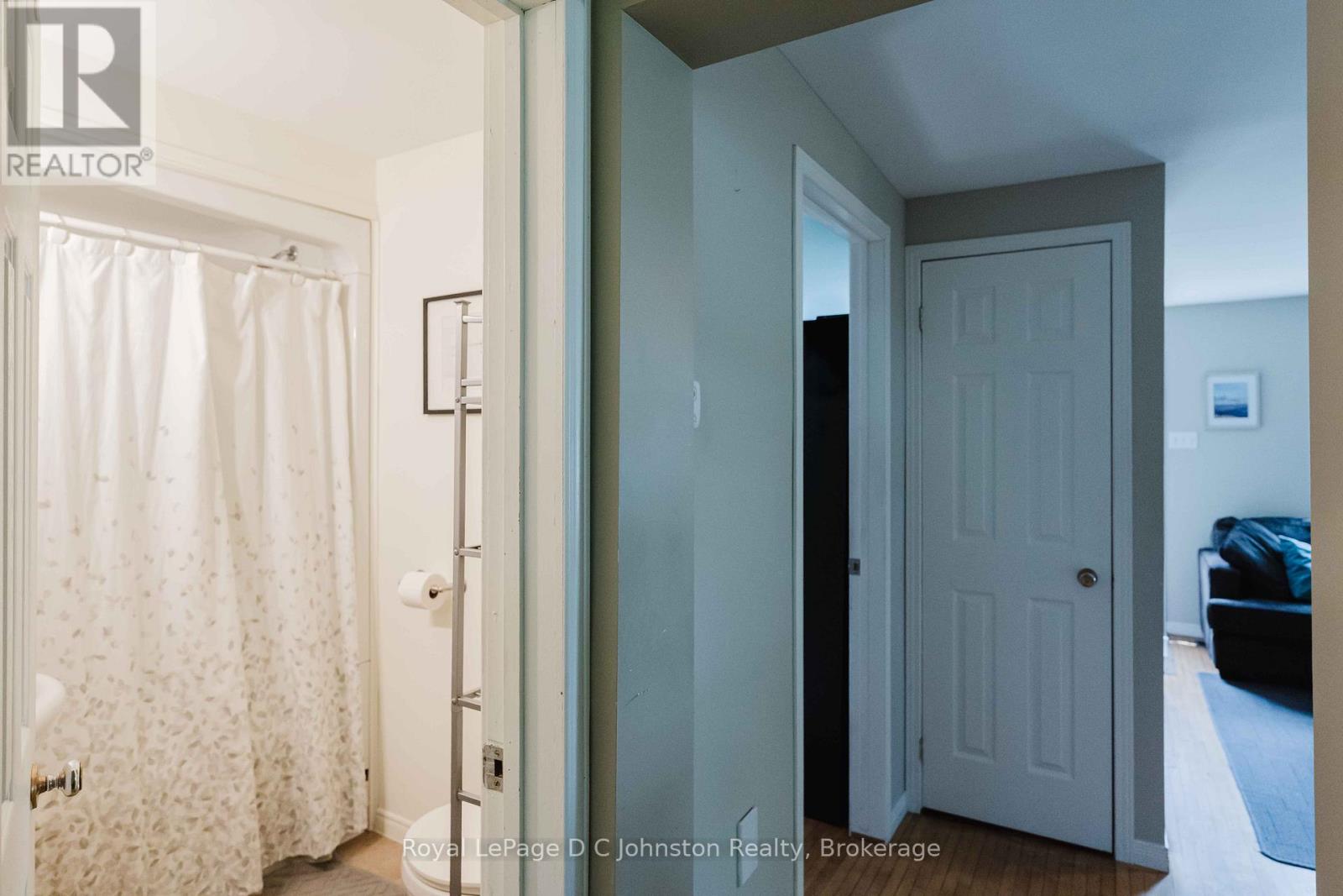 561 Wellington Street, Saugeen Shores, Ontario  N0H 2C4 - Photo 11 - X13424010