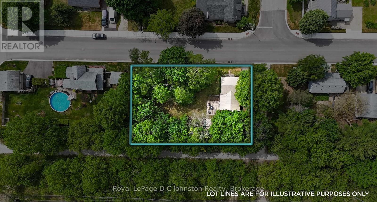 561 Wellington Street, Saugeen Shores, Ontario  N0H 2C4 - Photo 2 - X13424010