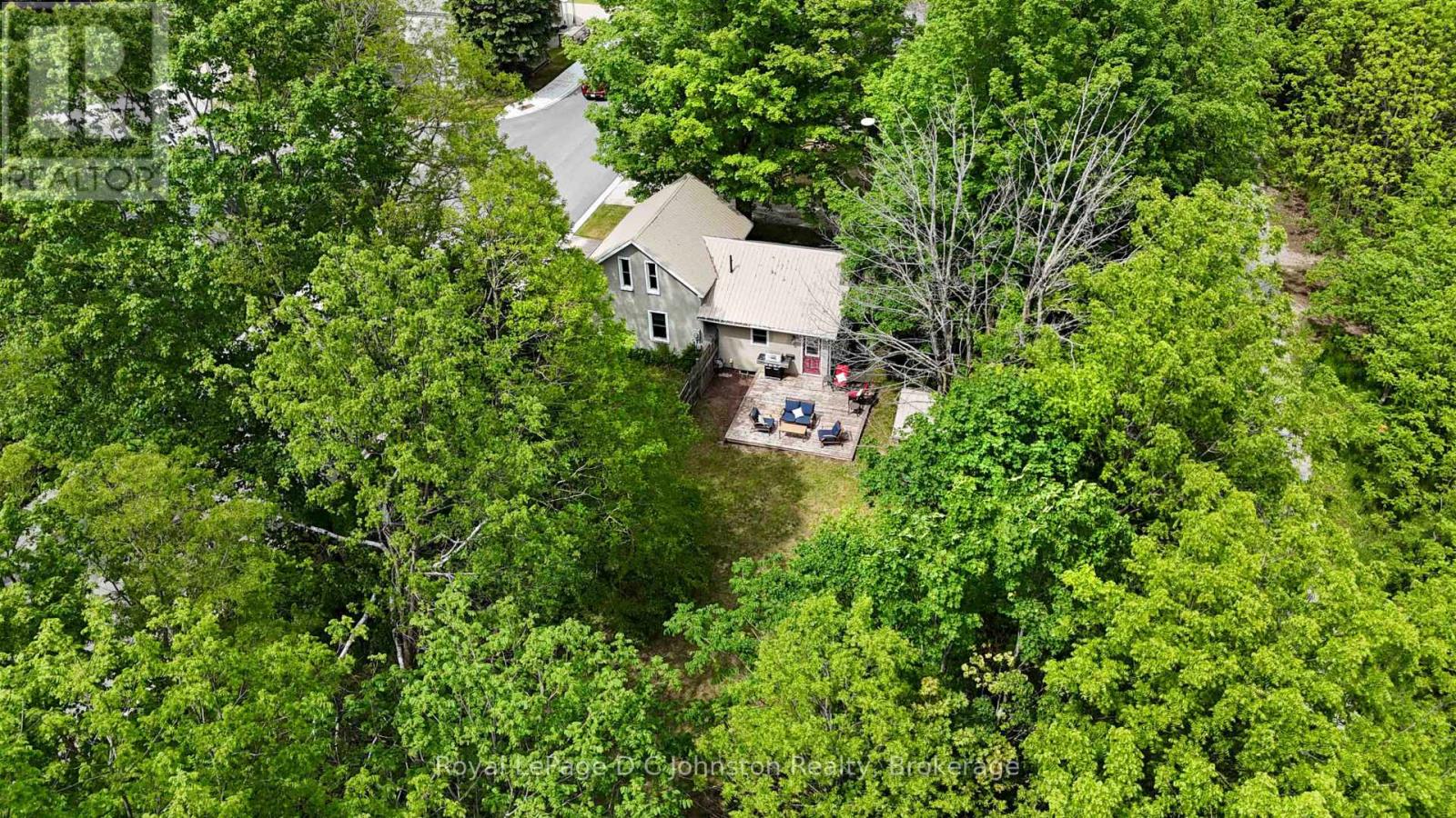 561 Wellington Street, Saugeen Shores, Ontario  N0H 2C4 - Photo 3 - X13424010