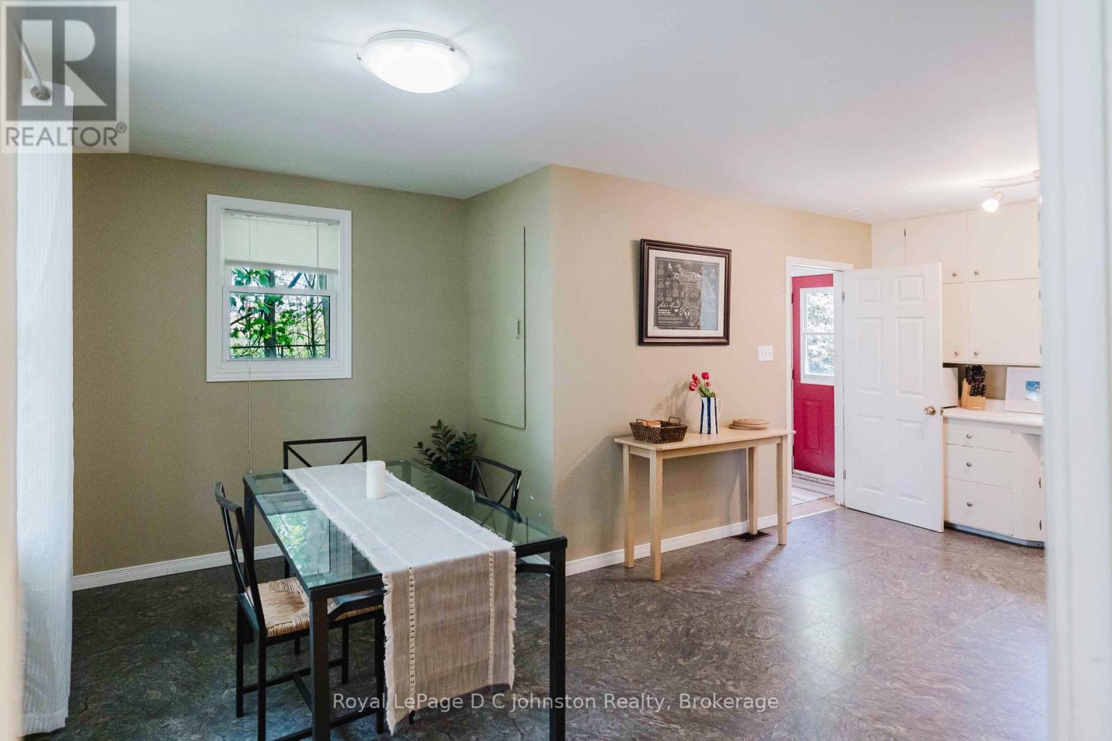 561 Wellington Street, Saugeen Shores, Ontario  N0H 2C4 - Photo 4 - X13424010