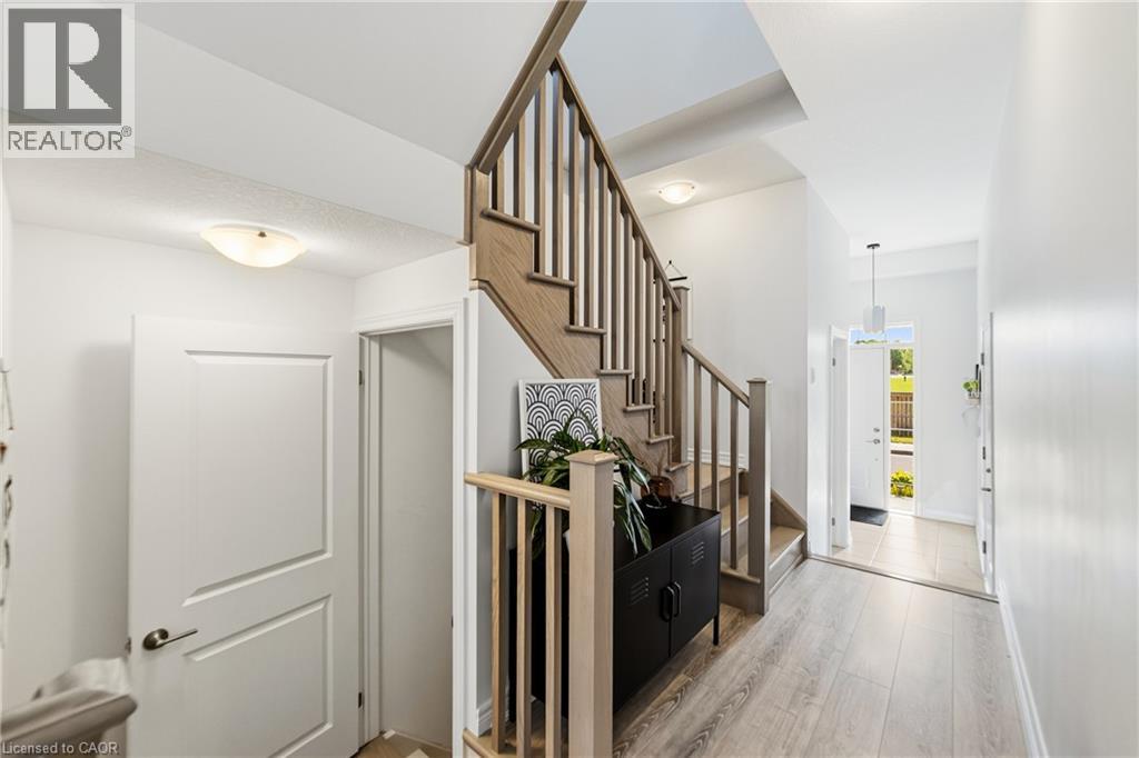 55 Pelican Lane, Hamilton, Ontario  L8K 0A4 - Photo 4 - 40838444