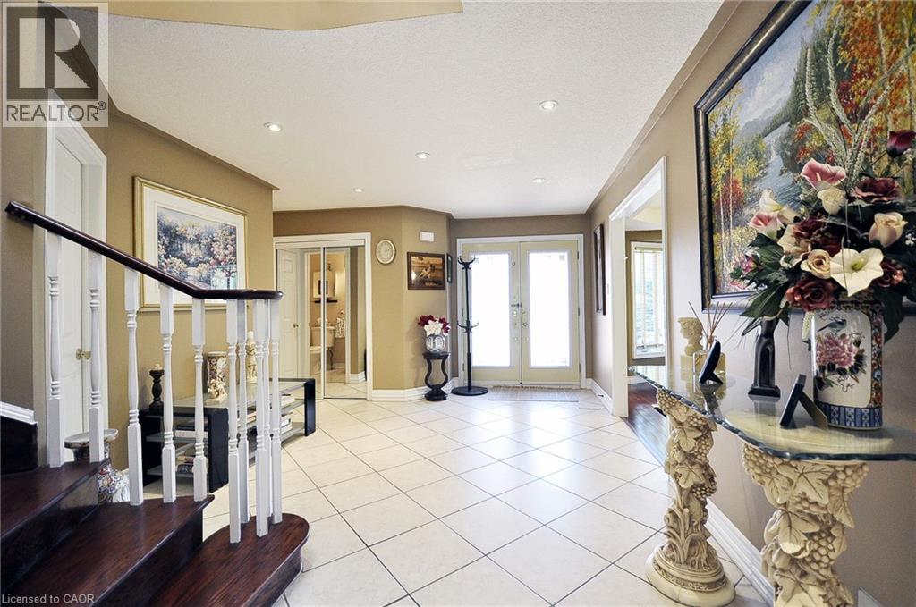 39 Peregrine Crescent, Cambridge, Ontario  N1T 1N9 - Photo 2 - 40837637