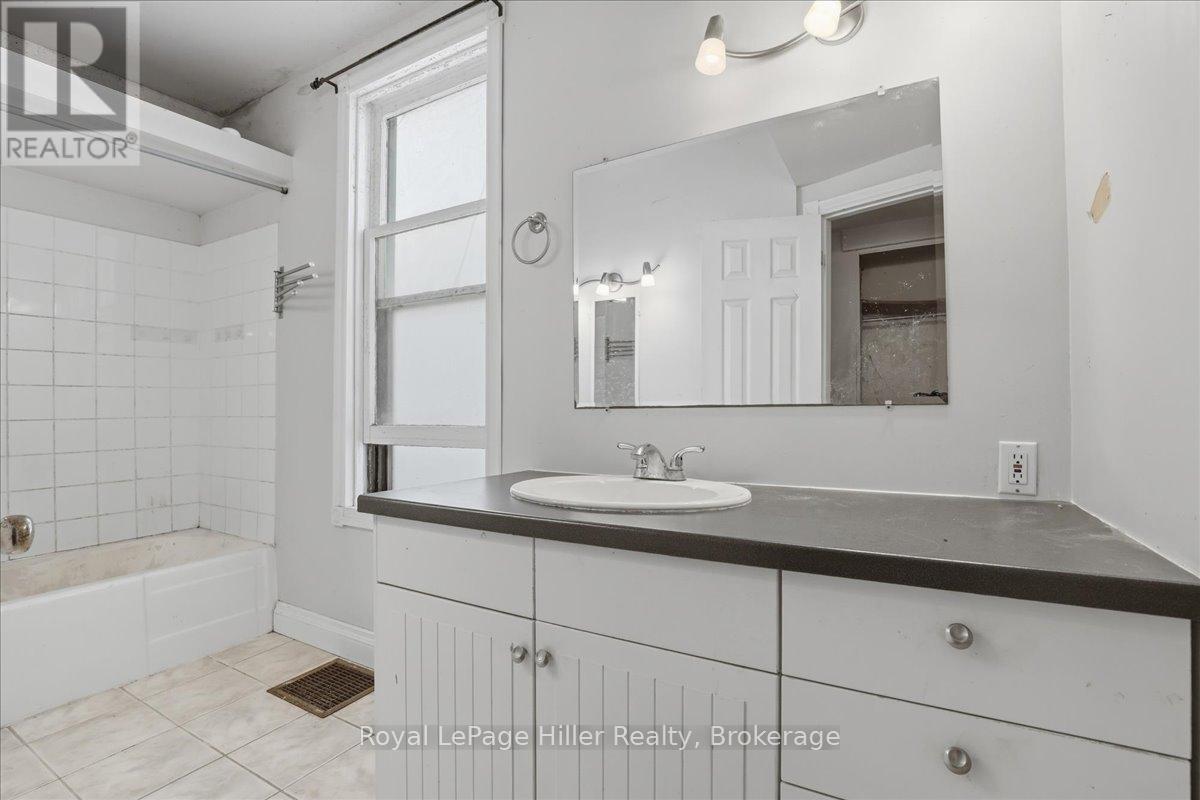 166 West Gore Street, Stratford, Ontario  N5A 1K5 - Photo 11 - X13424304