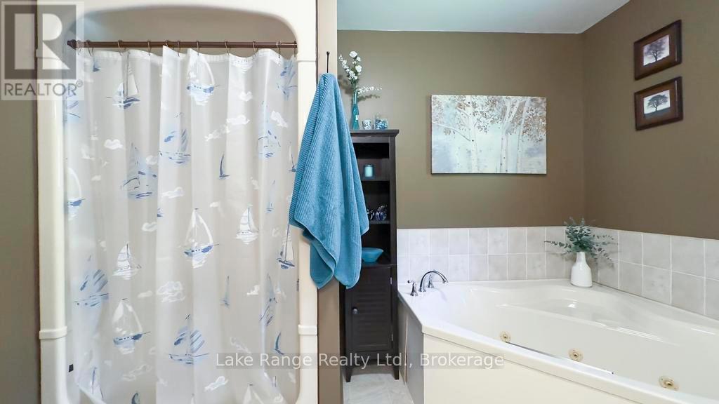 201 Shadywood Crescent, Huron-Kinloss, Ontario  N2Z 2X3 - Photo 15 - X13424314