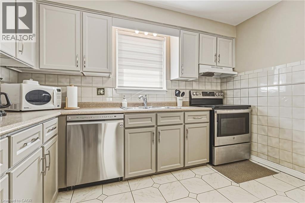 565 Stone Church Road W, Hamilton, Ontario  L9B 1A5 - Photo 12 - 40838373
