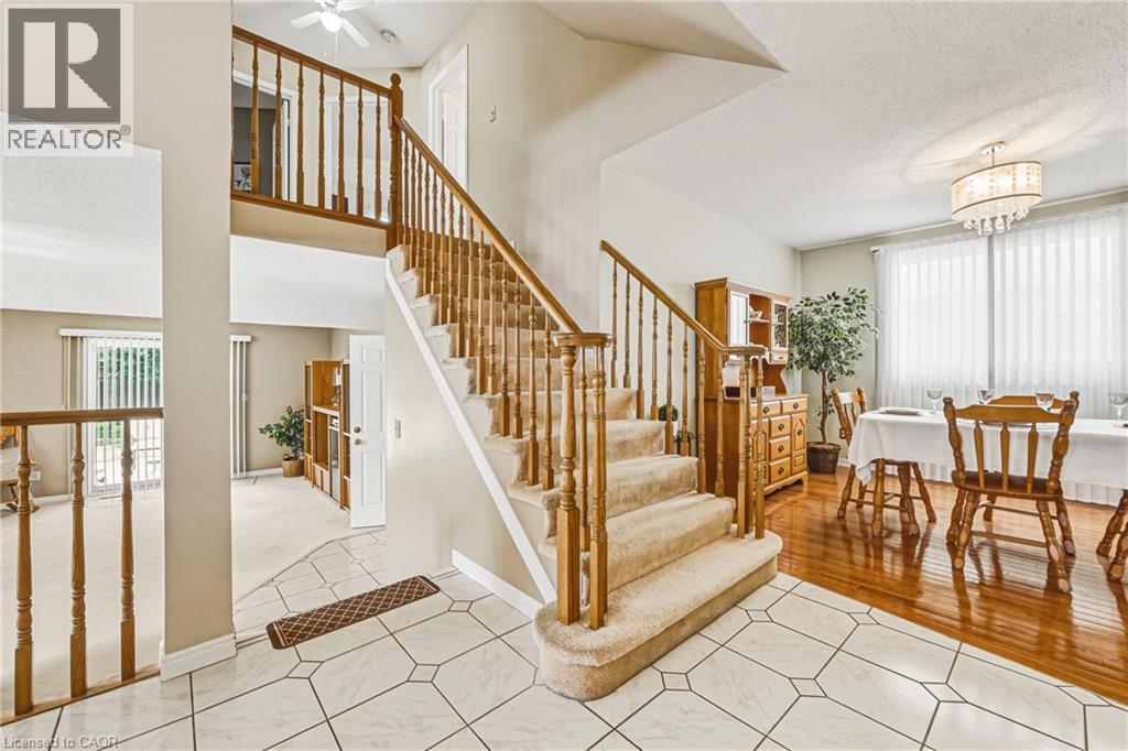 565 Stone Church Road W, Hamilton, Ontario  L9B 1A5 - Photo 14 - 40838373
