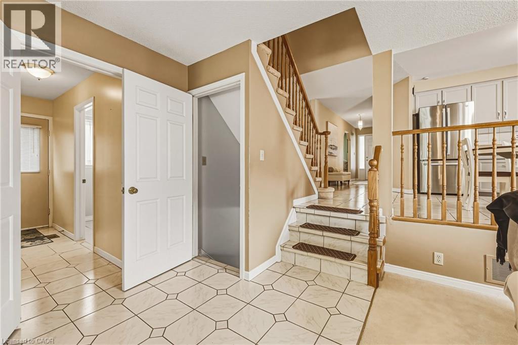 565 Stone Church Road W, Hamilton, Ontario  L9B 1A5 - Photo 28 - 40838373