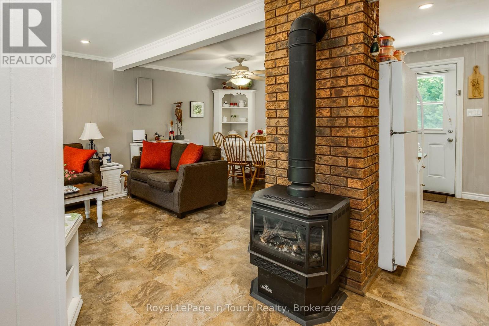 19 Adelard Road, Tiny, Ontario  L0L 2J0 - Photo 11 - S13424770
