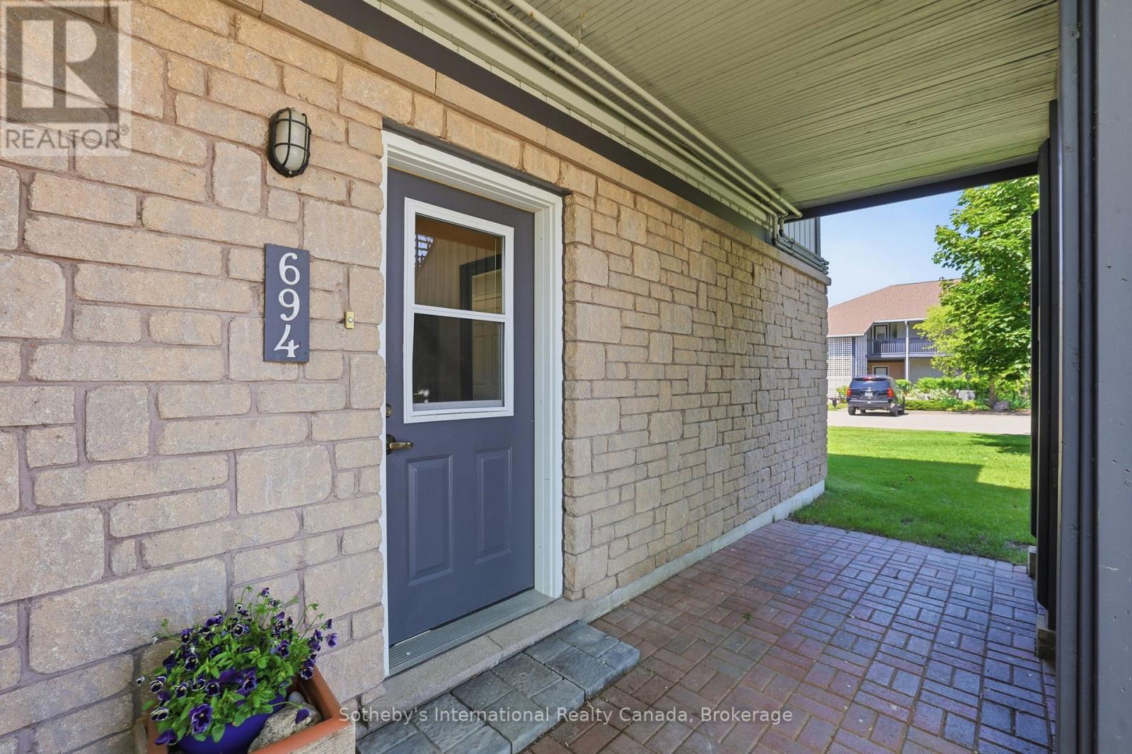 694 Johnston Park Avenue, Collingwood, Ontario  L9Y 5C7 - Photo 3 - S13424780