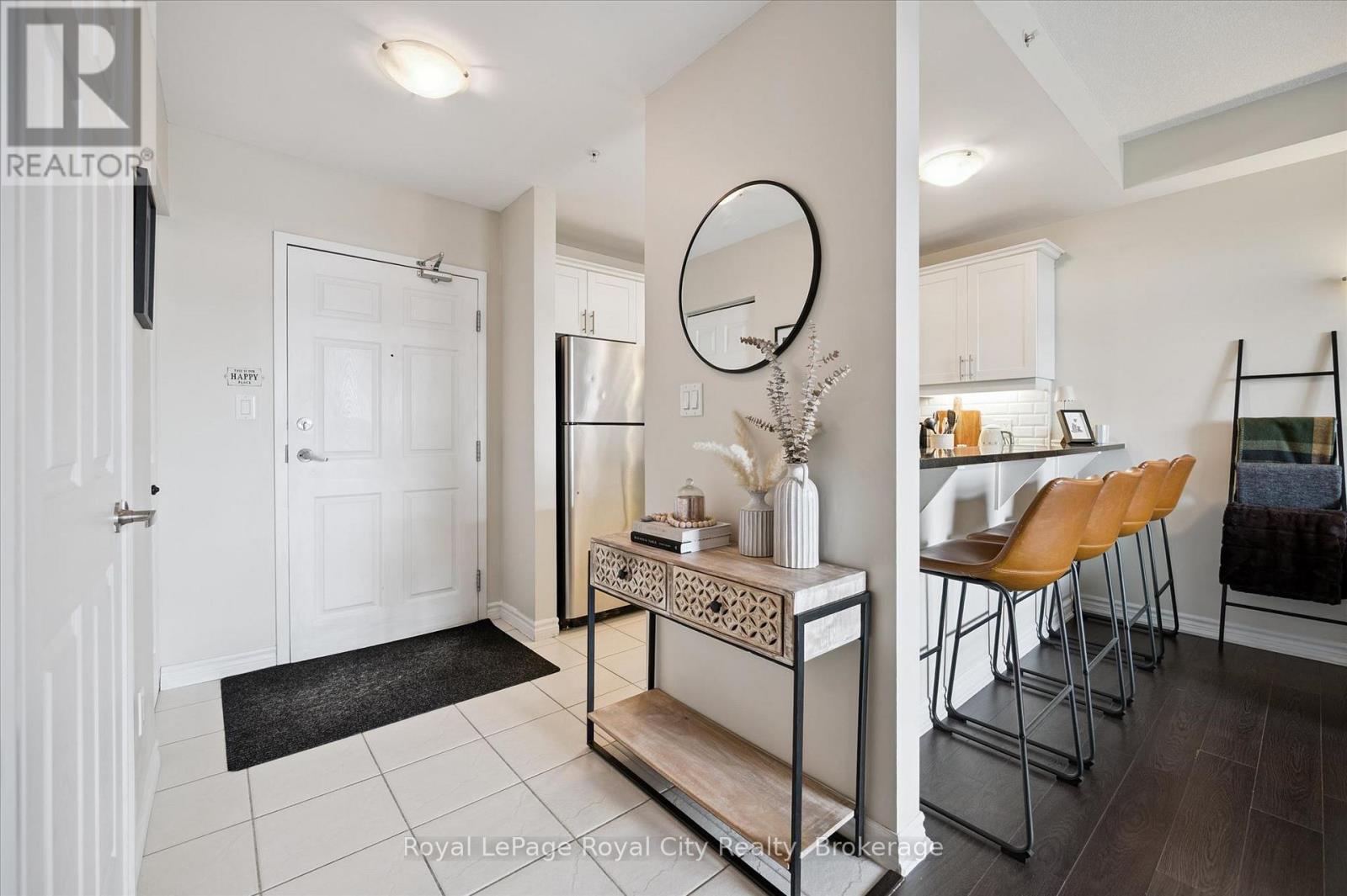 403 - 2 Colonial Drive, Guelph, Ontario  N1L 0K8 - Photo 3 - X13424796