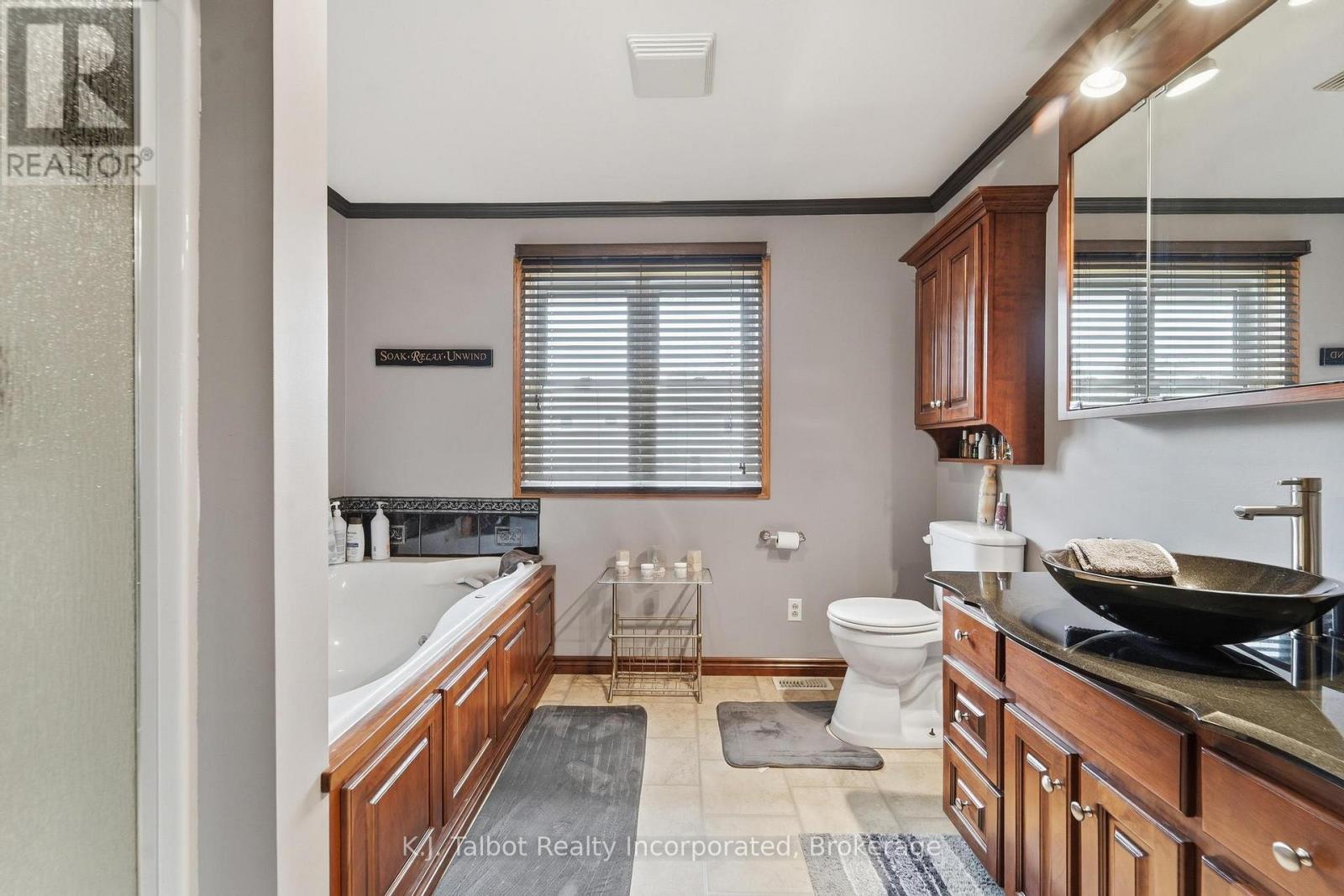 155 James Street, Central Huron, Ontario  N0M 1L0 - Photo 13 - X13424846