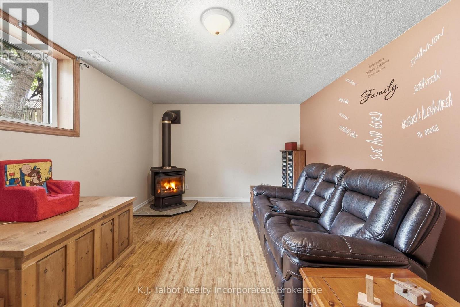 155 James Street, Central Huron, Ontario  N0M 1L0 - Photo 20 - X13424846