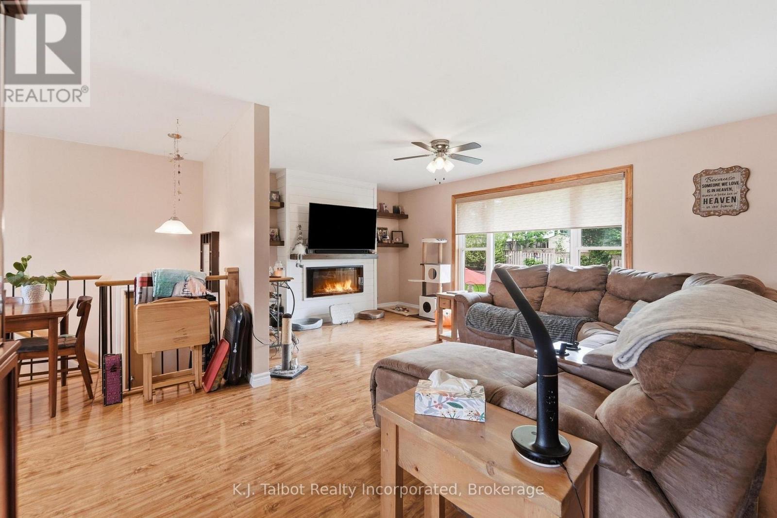155 James Street, Central Huron, Ontario  N0M 1L0 - Photo 3 - X13424846