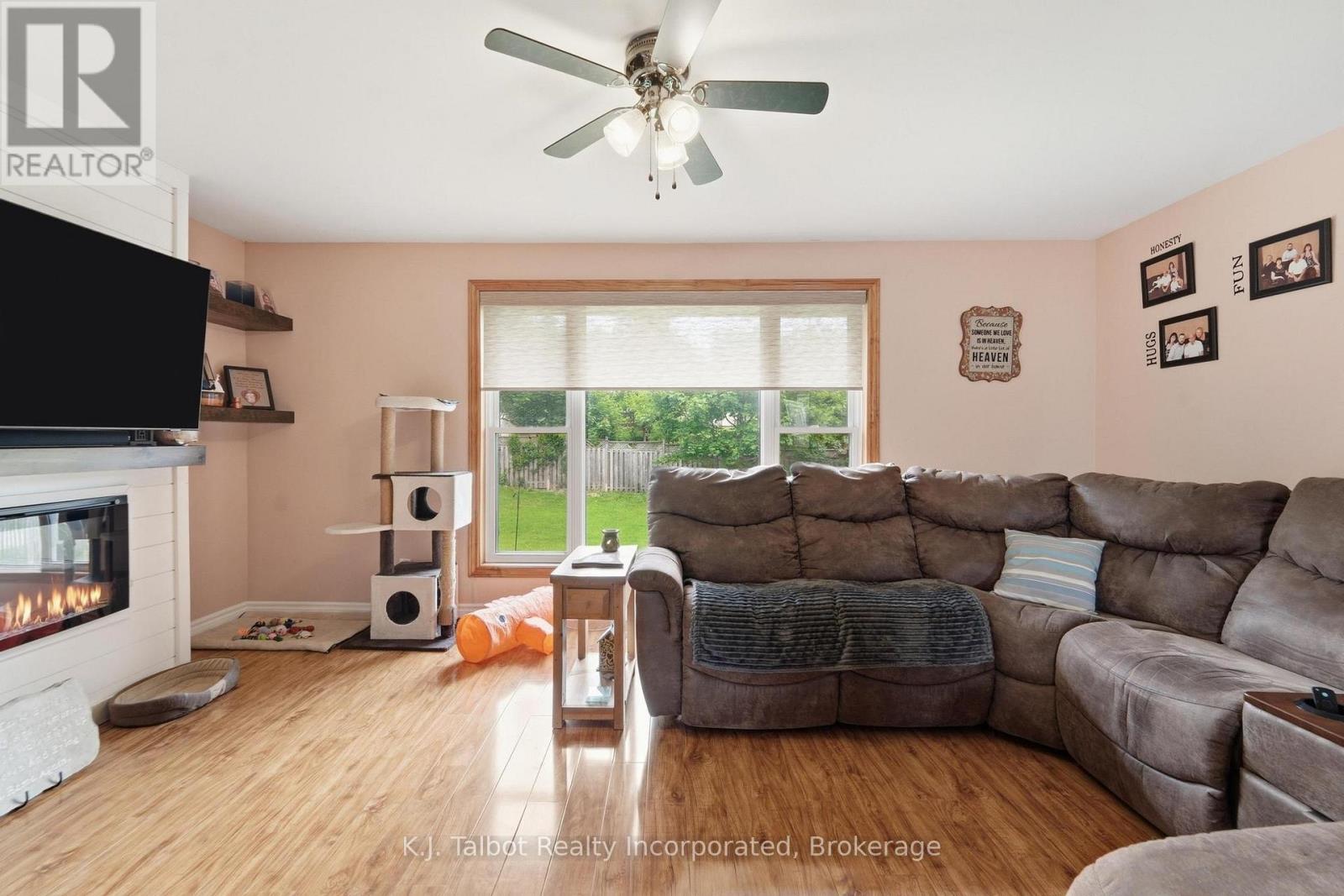 155 James Street, Central Huron, Ontario  N0M 1L0 - Photo 4 - X13424846