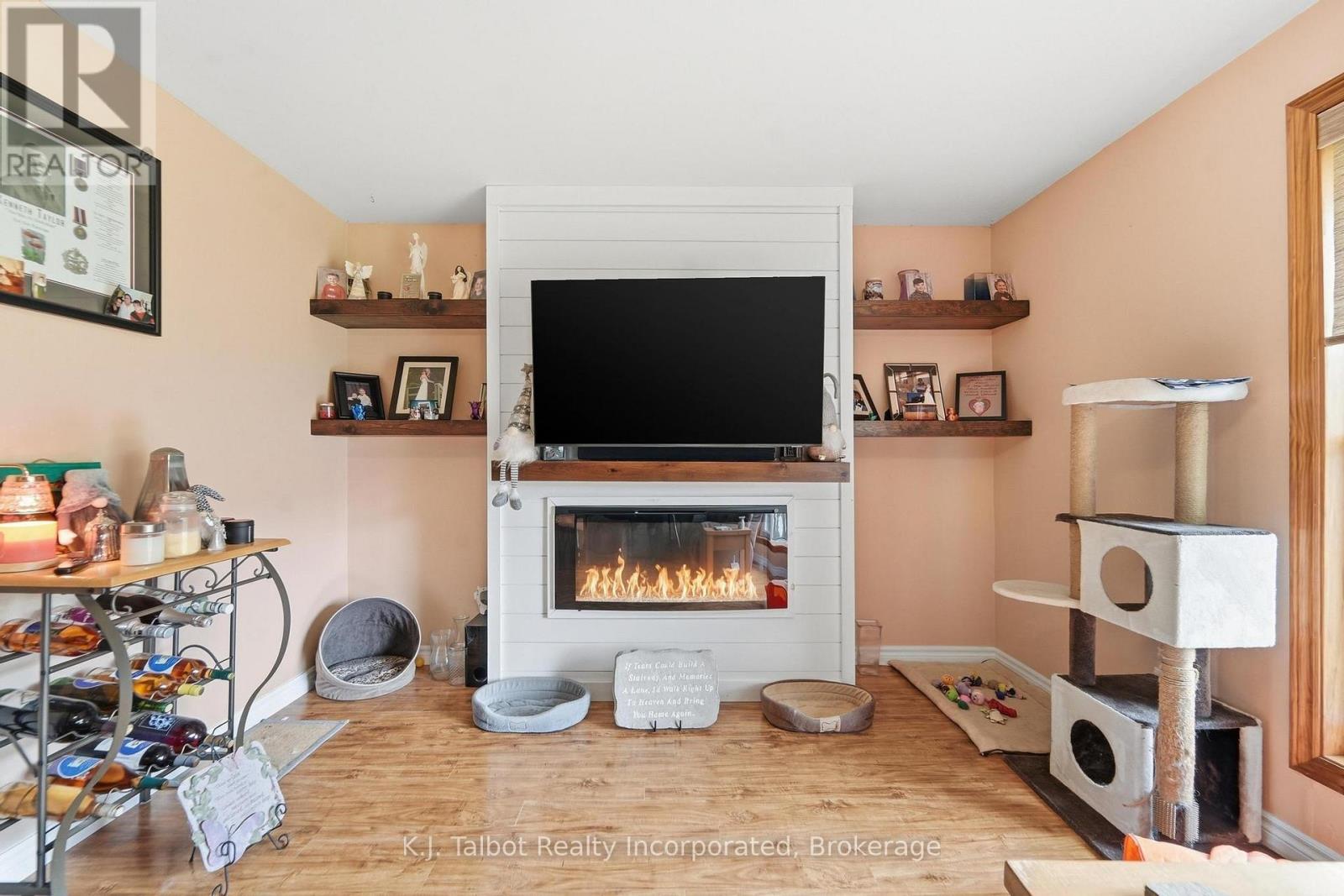155 James Street, Central Huron, Ontario  N0M 1L0 - Photo 5 - X13424846