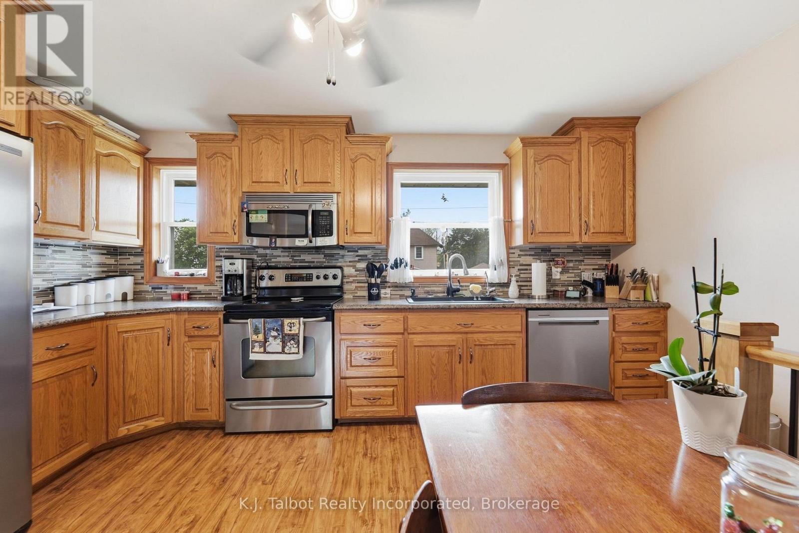 155 James Street, Central Huron, Ontario  N0M 1L0 - Photo 8 - X13424846