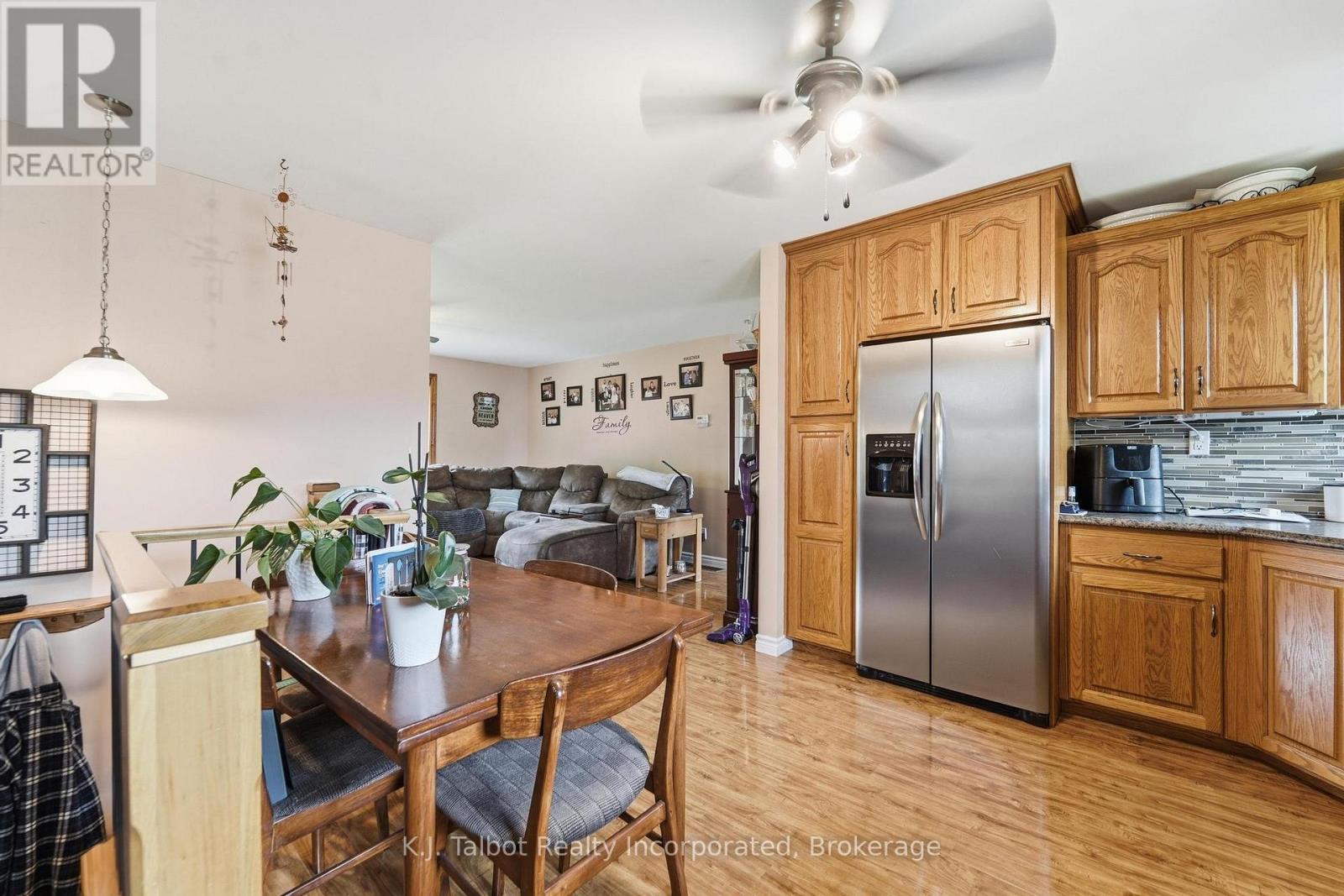 155 James Street, Central Huron, Ontario  N0M 1L0 - Photo 9 - X13424846