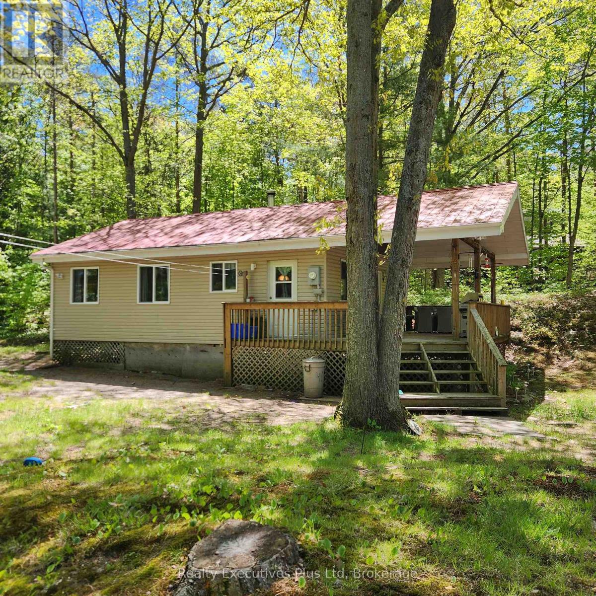 12 Waagosh Miikans Lane, Christian Island 30, Ontario  L9M 0A9 - Photo 2 - S13420210