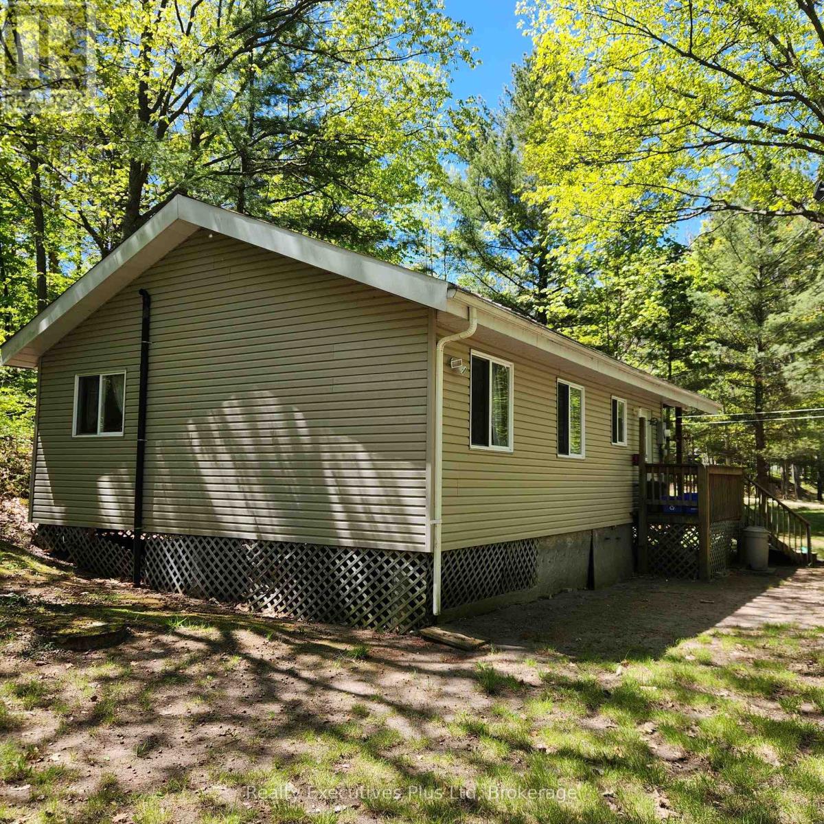 12 Waagosh Miikans Lane, Christian Island 30, Ontario  L9M 0A9 - Photo 3 - S13420210