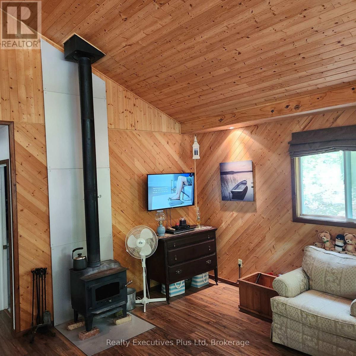 12 Waagosh Miikans Lane, Christian Island 30, Ontario  L9M 0A9 - Photo 8 - S13420210