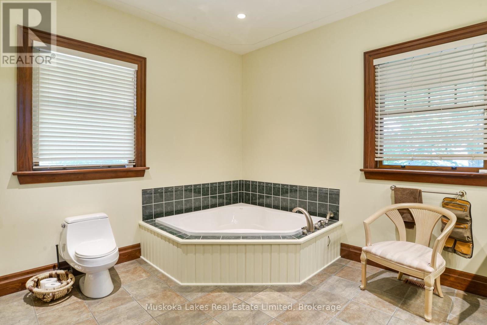 45 Estate Drive, Muskoka Lakes, Ontario  P0B 1J0 - Photo 12 - X13425202