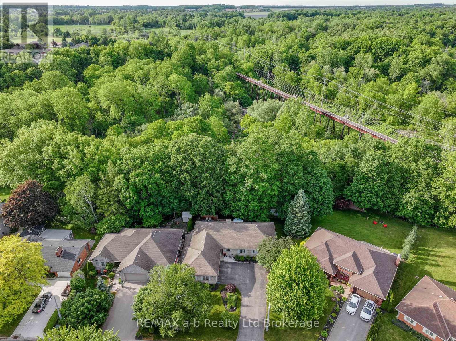 34 Lorraine Avenue, Tillsonburg, Ontario  N4G 4V3 - Photo 42 - X13425656