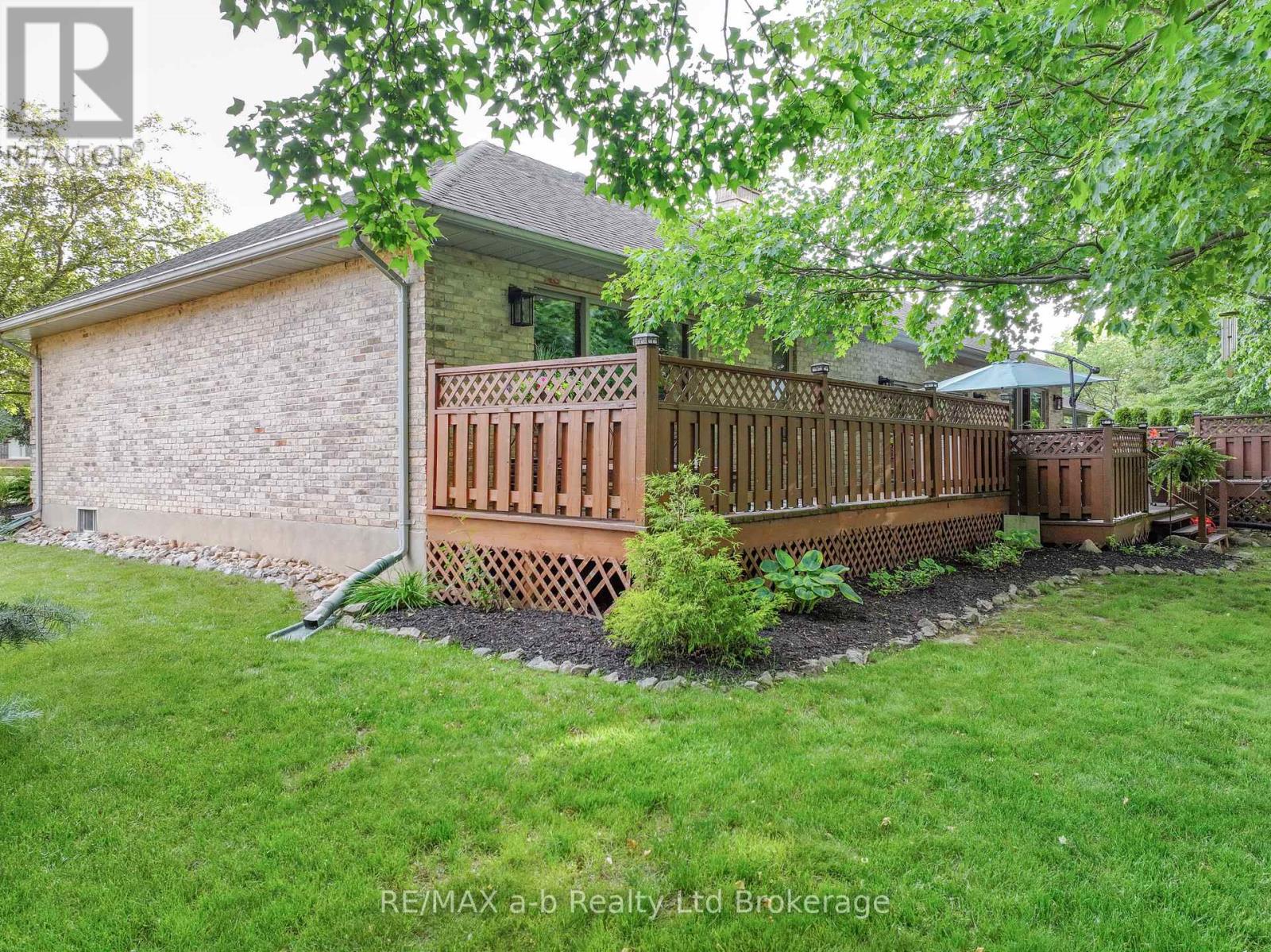 34 Lorraine Avenue, Tillsonburg, Ontario  N4G 4V3 - Photo 44 - X13425656