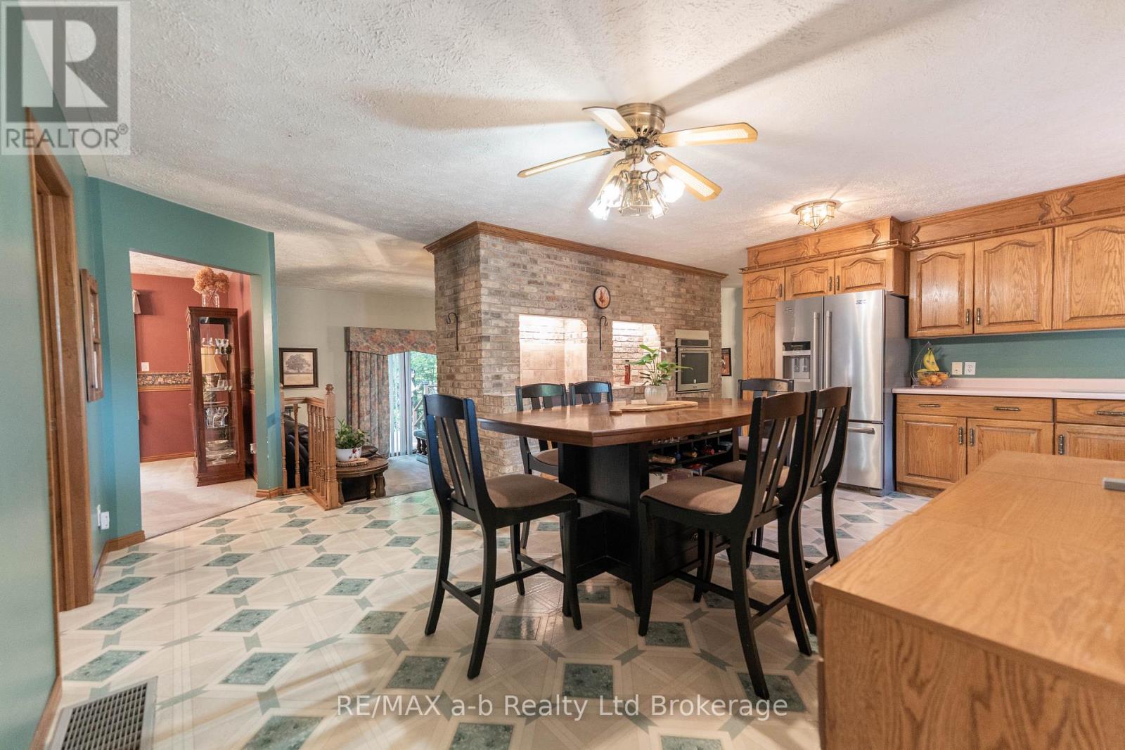 34 Lorraine Avenue, Tillsonburg, Ontario  N4G 4V3 - Photo 8 - X13425656