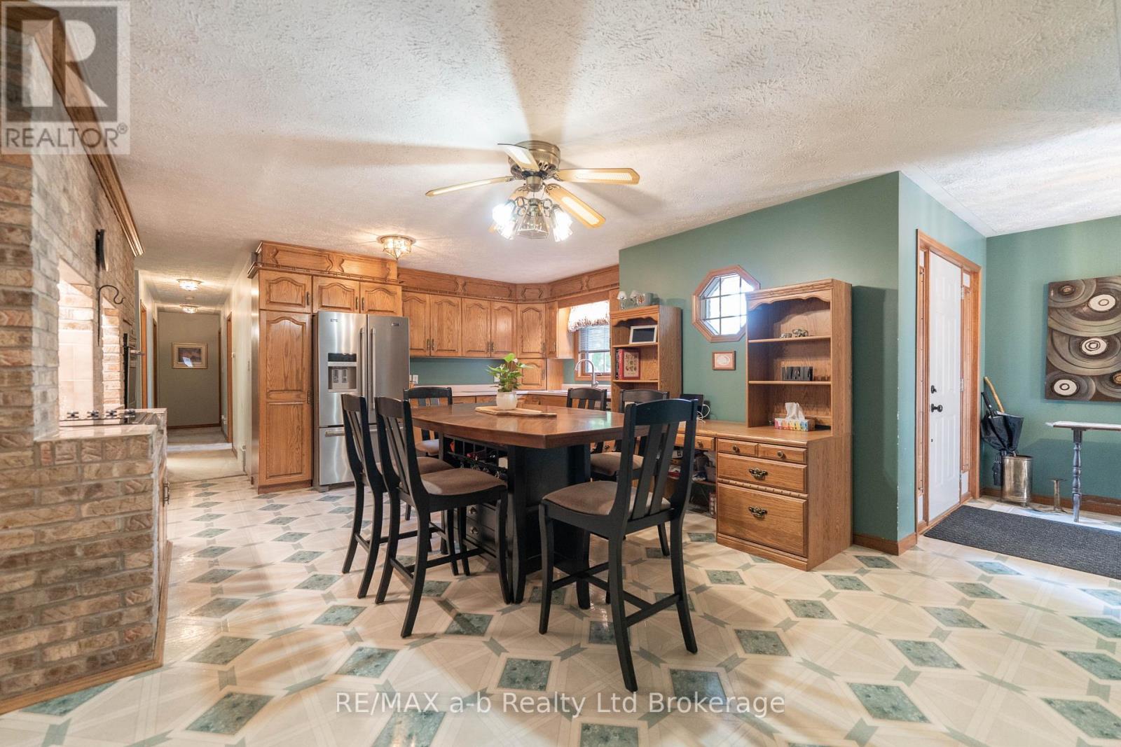 34 Lorraine Avenue, Tillsonburg, Ontario  N4G 4V3 - Photo 9 - X13425656