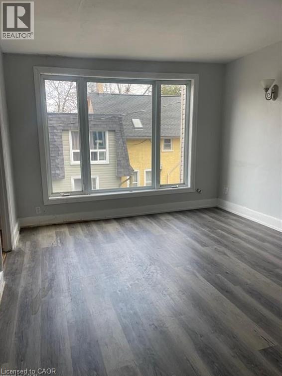 74 William Street W, Waterloo, Ontario  N2L 1J7 - Photo 2 - 40838618