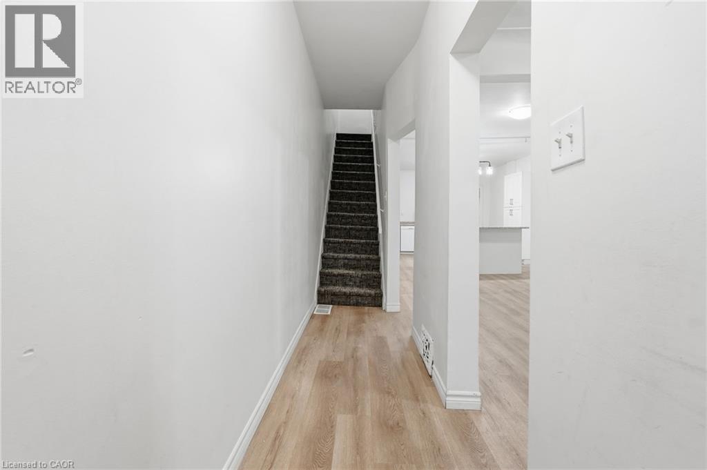 39 Burlington Street E, Hamilton, Ontario  L8L 4G3 - Photo 4 - 40838589