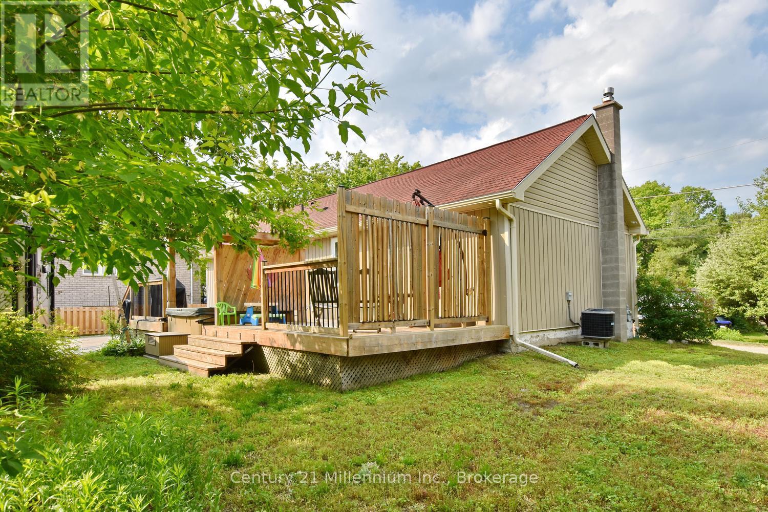 25 Berkely Street, Wasaga Beach, Ontario  L9Z 2N6 - Photo 11 - S13425884