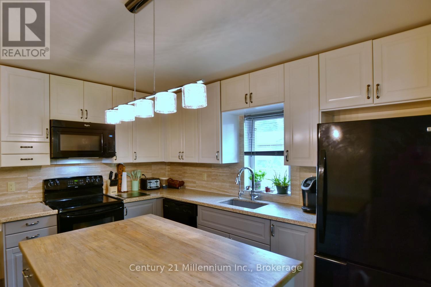 25 Berkely Street, Wasaga Beach, Ontario  L9Z 2N6 - Photo 19 - S13425884