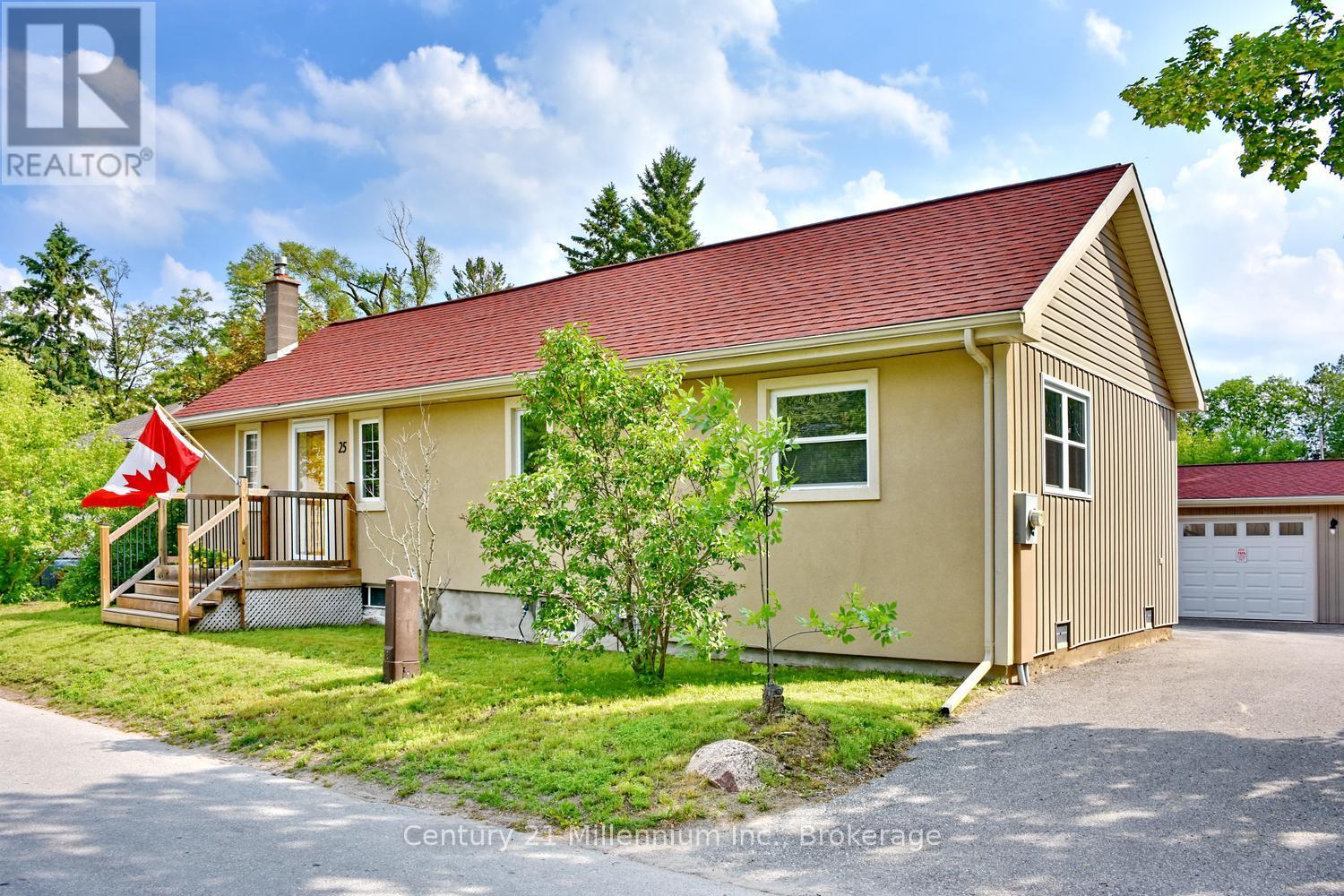 25 Berkely Street, Wasaga Beach, Ontario  L9Z 2N6 - Photo 2 - S13425884