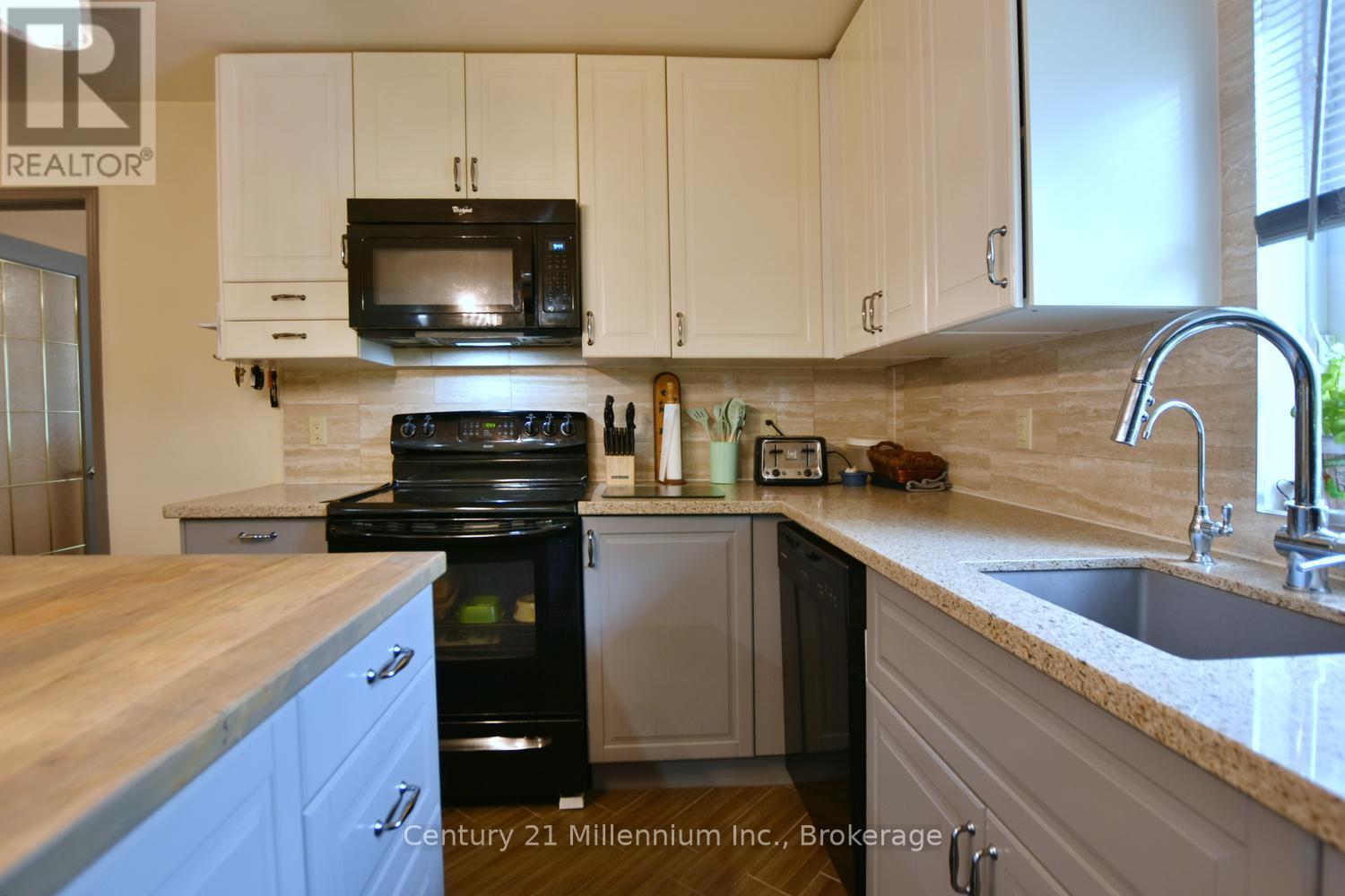 25 Berkely Street, Wasaga Beach, Ontario  L9Z 2N6 - Photo 20 - S13425884