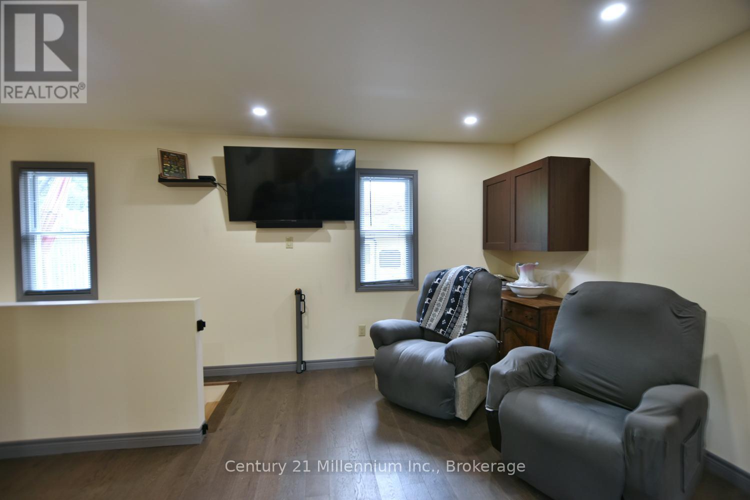 25 Berkely Street, Wasaga Beach, Ontario  L9Z 2N6 - Photo 24 - S13425884