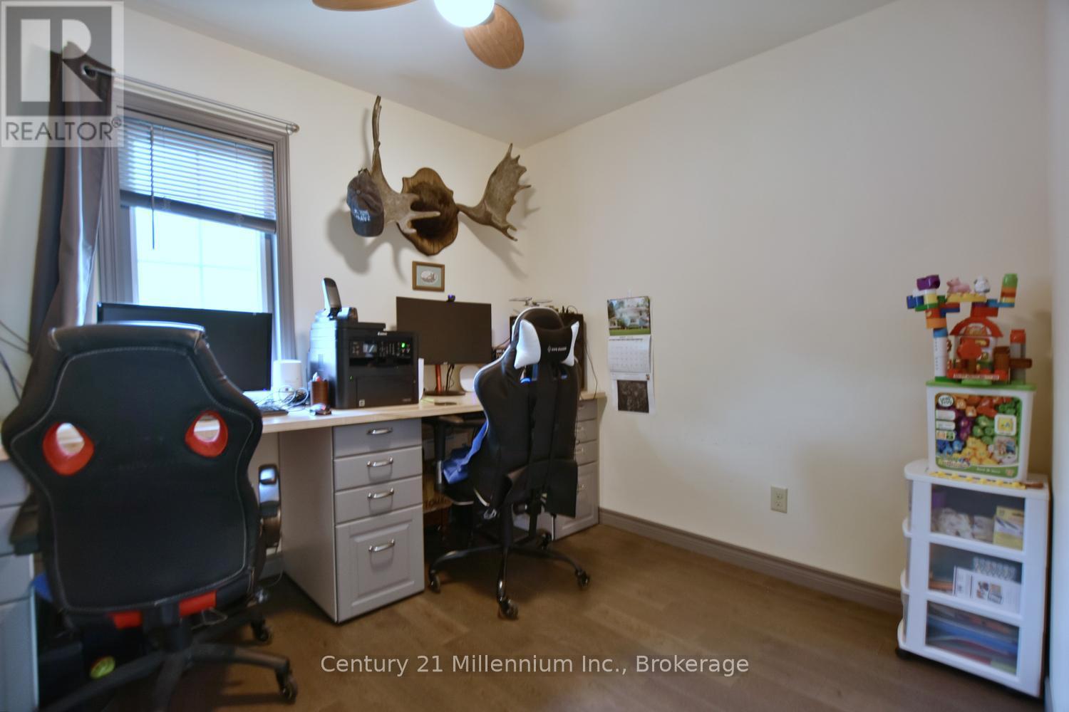 25 Berkely Street, Wasaga Beach, Ontario  L9Z 2N6 - Photo 34 - S13425884