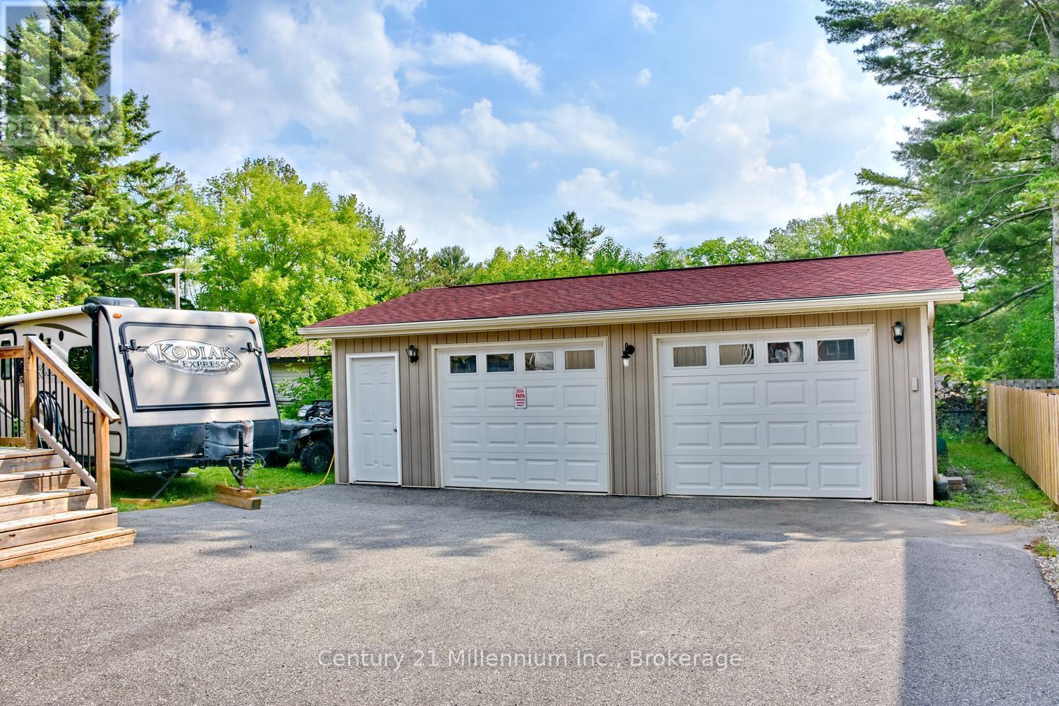 25 Berkely Street, Wasaga Beach, Ontario  L9Z 2N6 - Photo 4 - S13425884