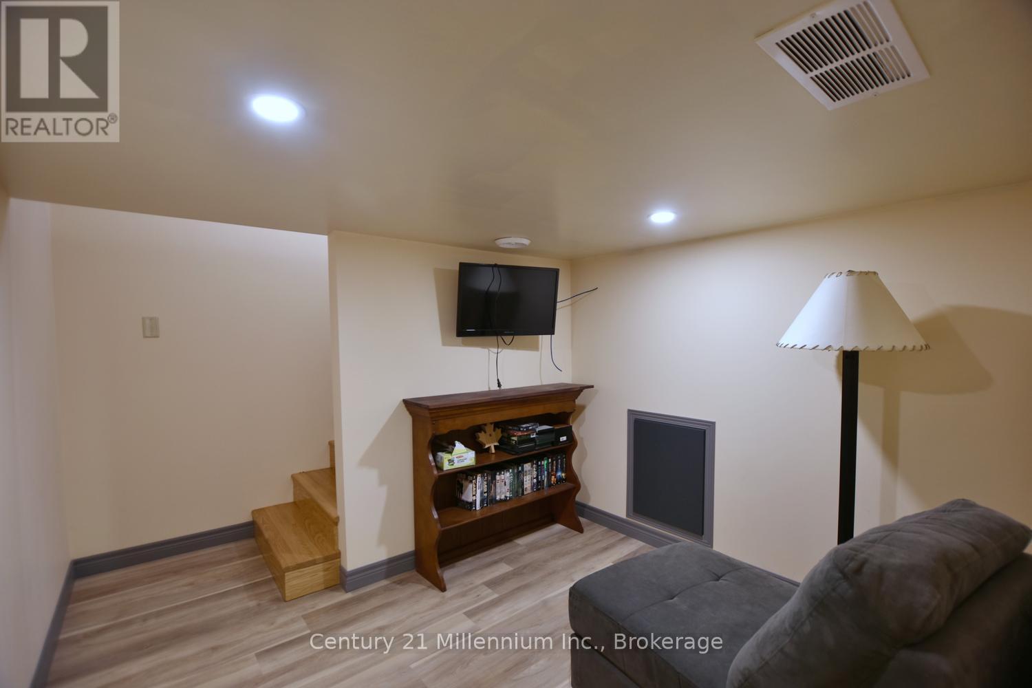 25 Berkely Street, Wasaga Beach, Ontario  L9Z 2N6 - Photo 40 - S13425884