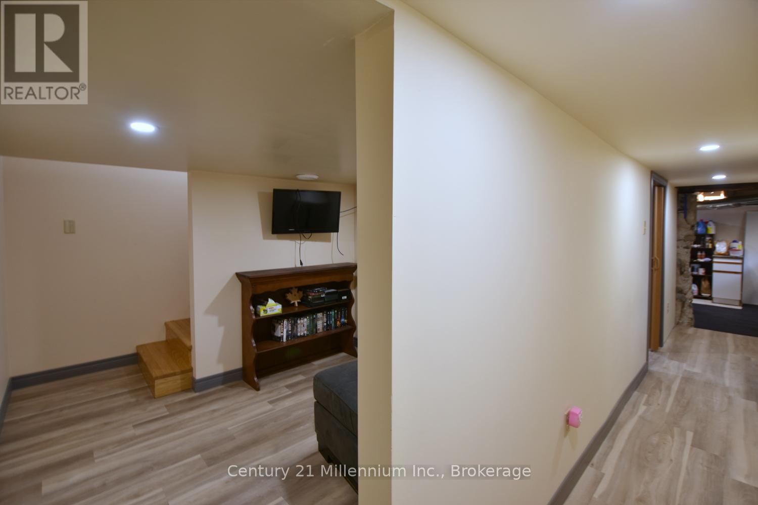 25 Berkely Street, Wasaga Beach, Ontario  L9Z 2N6 - Photo 41 - S13425884