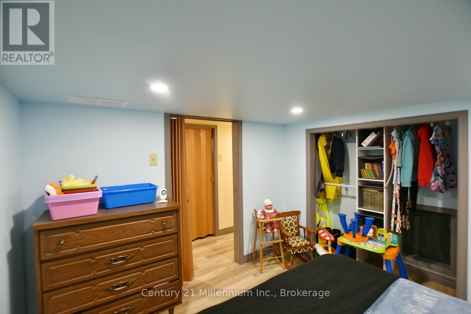 25 Berkely Street, Wasaga Beach, Ontario  L9Z 2N6 - Photo 43 - S13425884
