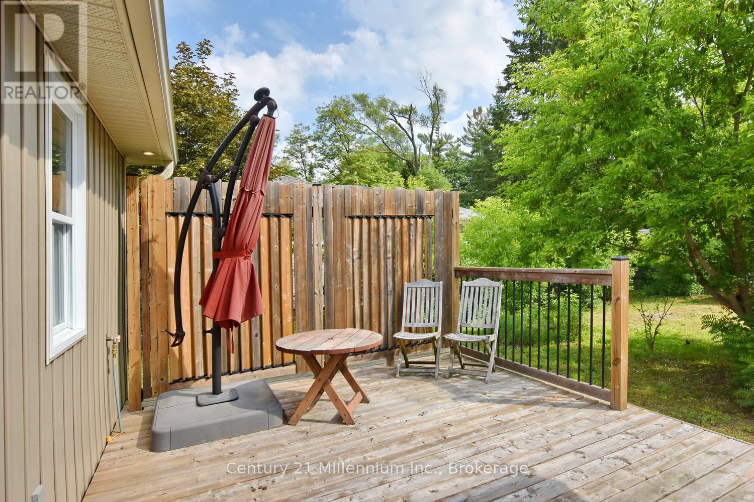 25 Berkely Street, Wasaga Beach, Ontario  L9Z 2N6 - Photo 7 - S13425884