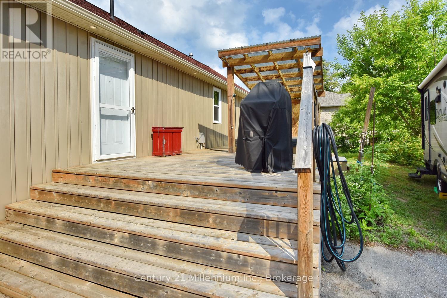 25 Berkely Street, Wasaga Beach, Ontario  L9Z 2N6 - Photo 9 - S13425884