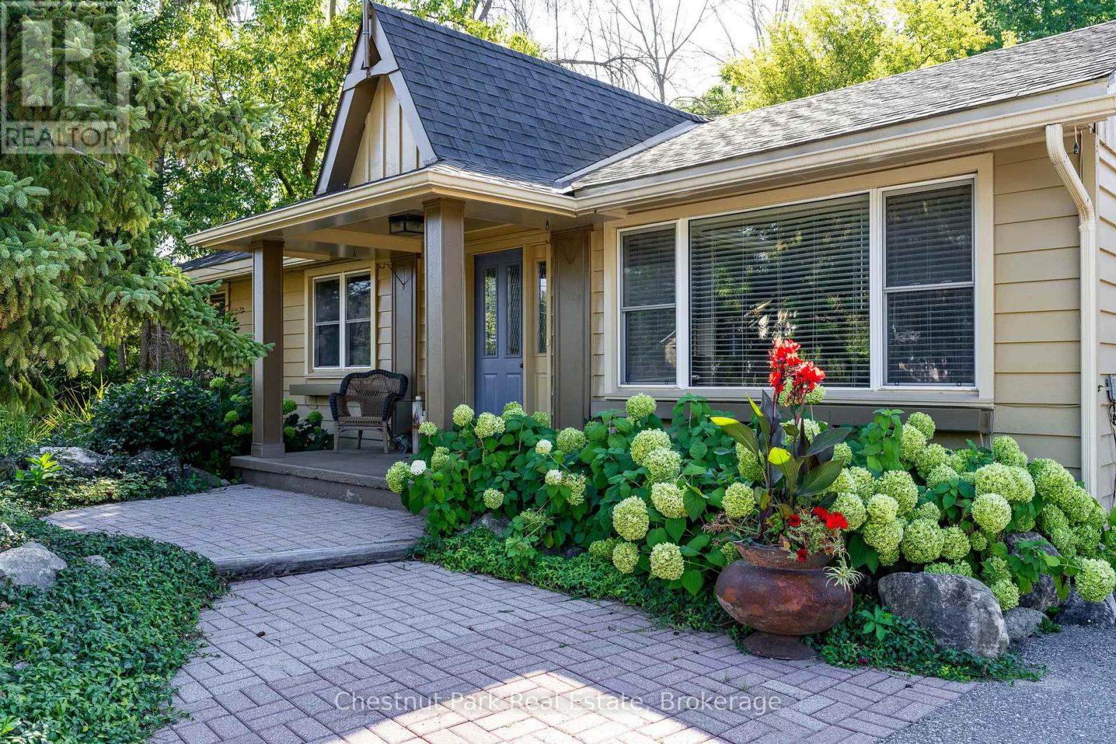 72 Campbell Street, Collingwood, Ontario  L9Y 2K8 - Photo 2 - S13426178