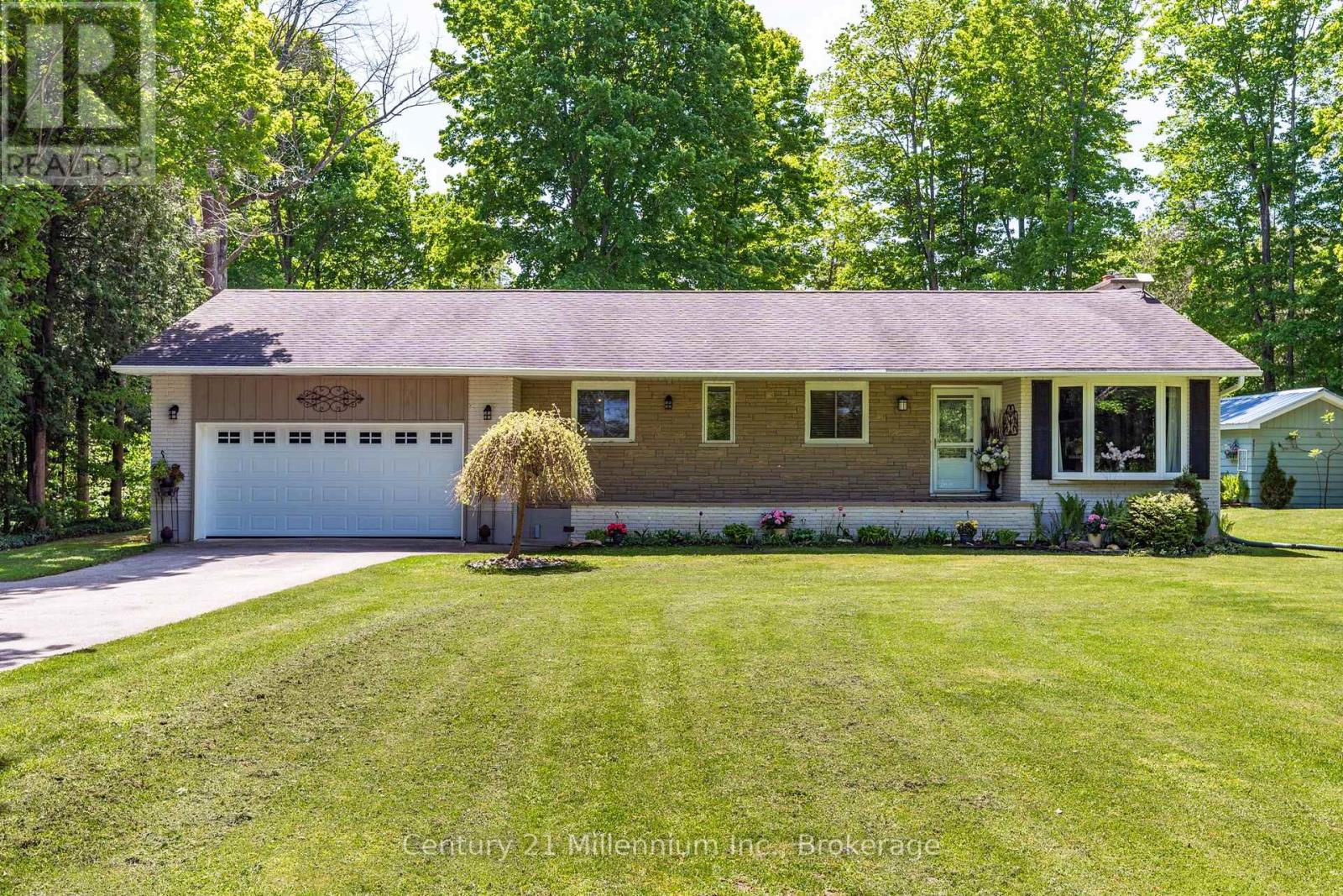 1 Crescent Street, South Bruce Peninsula, Ontario  N0H 2T0 - Photo 4 - X13426164