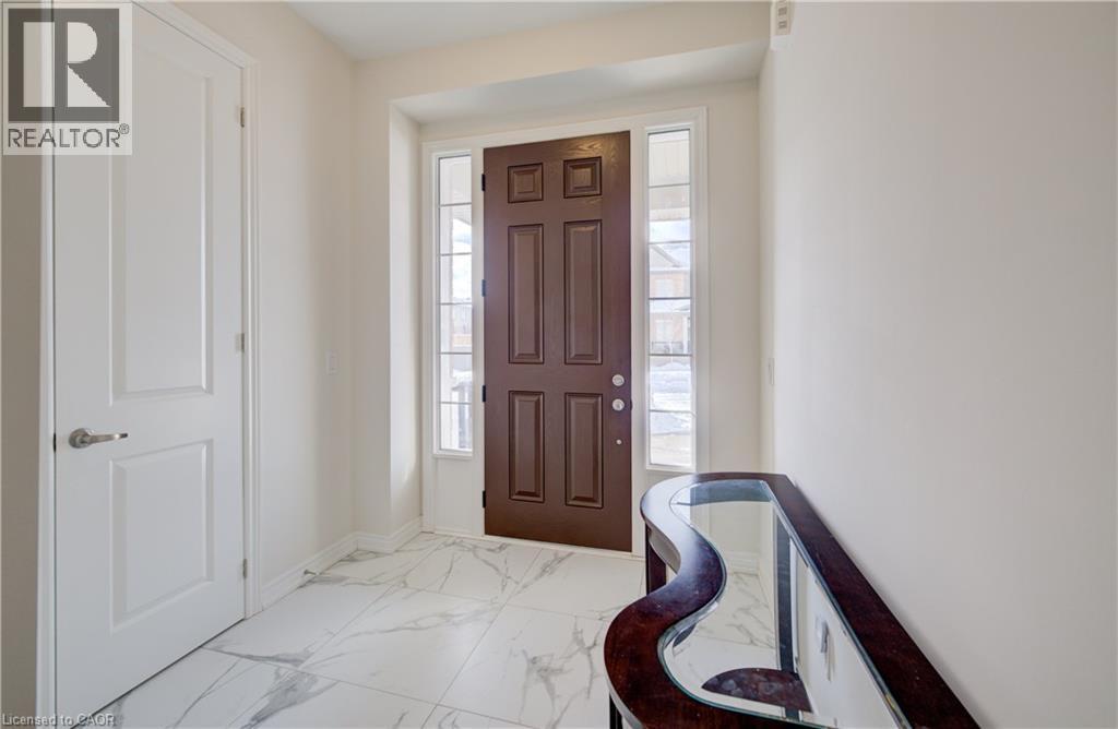 588 Beckview Crescent, Kitchener, Ontario  N2R 0R4 - Photo 5 - 40838695