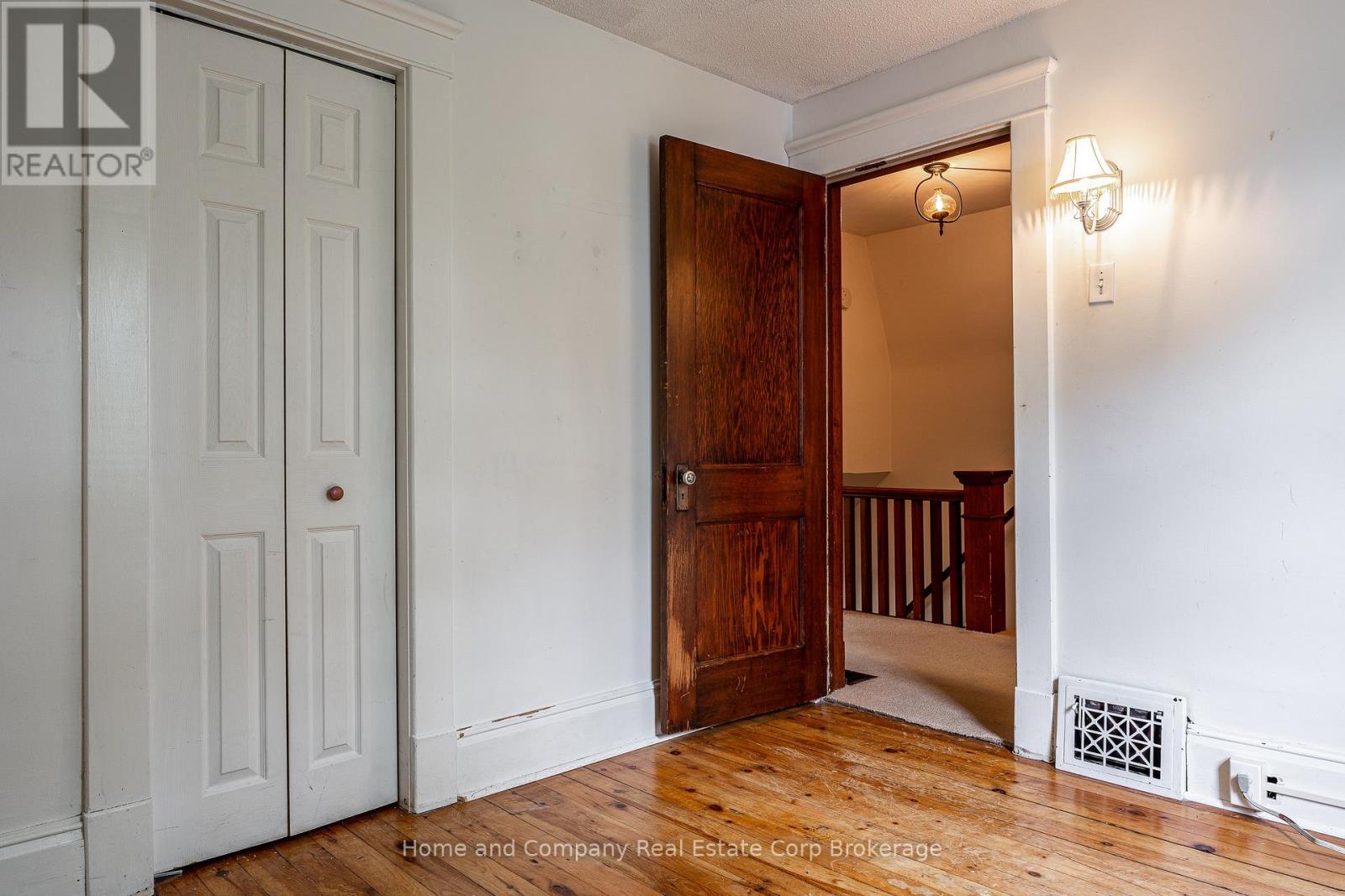 31 Milton Street, Stratford, Ontario  N5A 3T9 - Photo 21 - X13427082